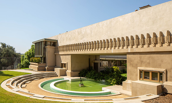 Hollyhock House (Casa Barnsdale), Los Angeles, (1919-21) (2)