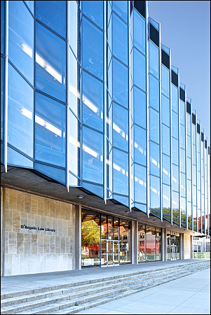 D'ANGELO LAW LIBRARY, UNIVERSITY OF CHICAGO (ARCHITECT: EERO SAARINEN, 1959)