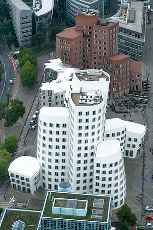 Neuer Zollhof (2)