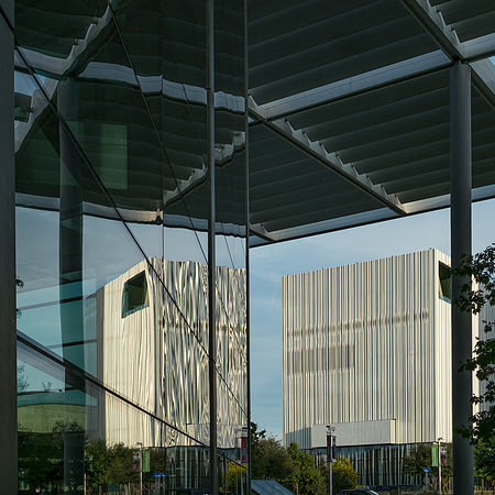 (Norman Foster + Partners, (40)