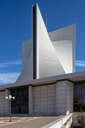 Cathedral of St. Mary of the Assumption, San Francisco Pier Luigi Nervi and Pietro Belluschi, 1971)