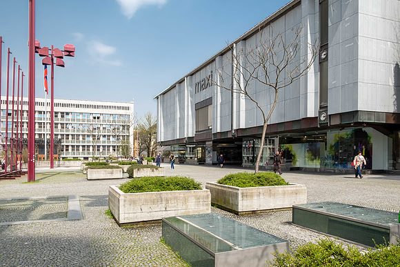 Maximarket, Republic Square, Ljubljana (Edvard  Ravnikar, 1961-74), .jpg