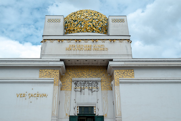 Secession Building, Vienna (JosephMaria Olbrich, 1898)(1).jpg