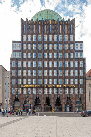 Anzeiger-Hochhaus, Hannover, Germany (Fritz Hoeger, 1927-28)