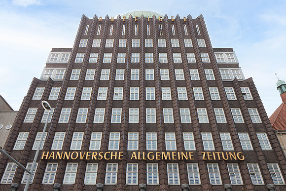 Anzeiger-Hochhaus, Hannover, Germany (Fritz Hoeger, 1927-28)