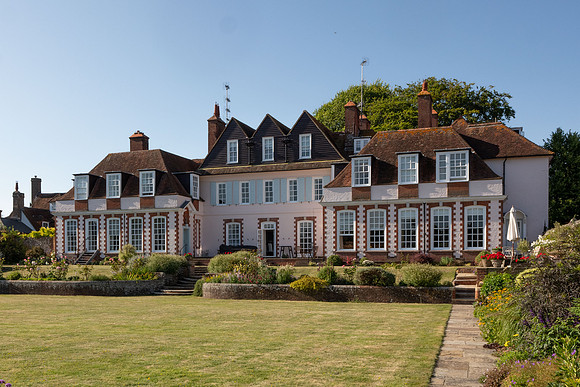 The Hoo, Willingdon-Edwin Lutyens (1902)
